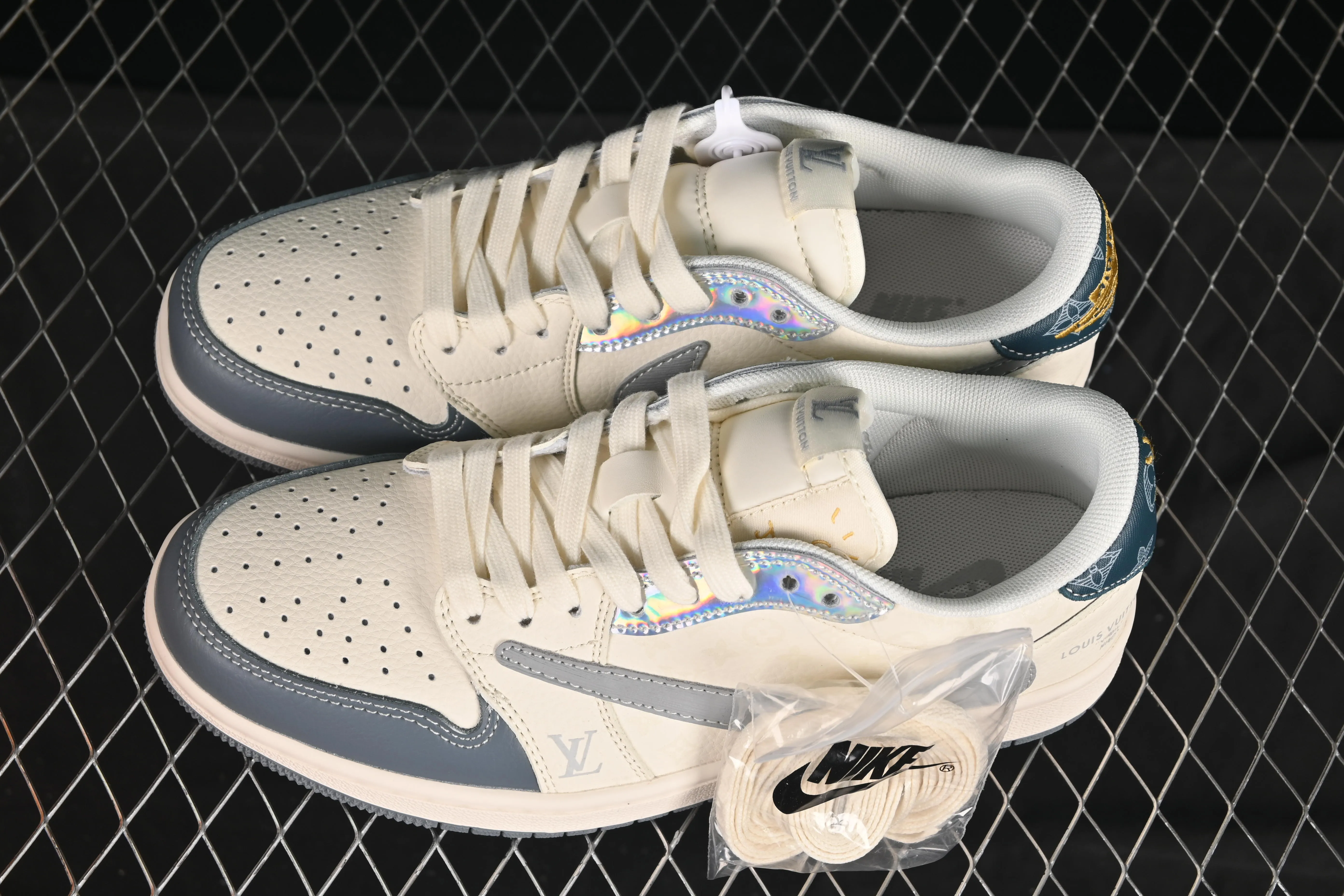 All categories Air Jordan Jordan series basketball shoes Air Jordan 1 Low high-end customized low-top sneakers Travis Scott x Fragment Design x Air Jordan 1 Low OG SP AJ1 Joe 1 LV joint brushed gray hook low-top cultural casual sneakers XS7089-615